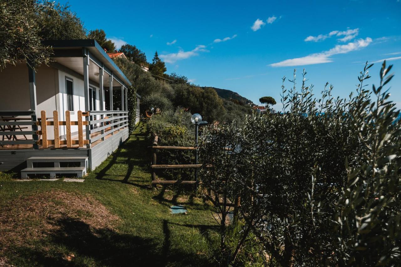 Agriturismo Rose Di Pietra Pietra Ligure Exterior foto